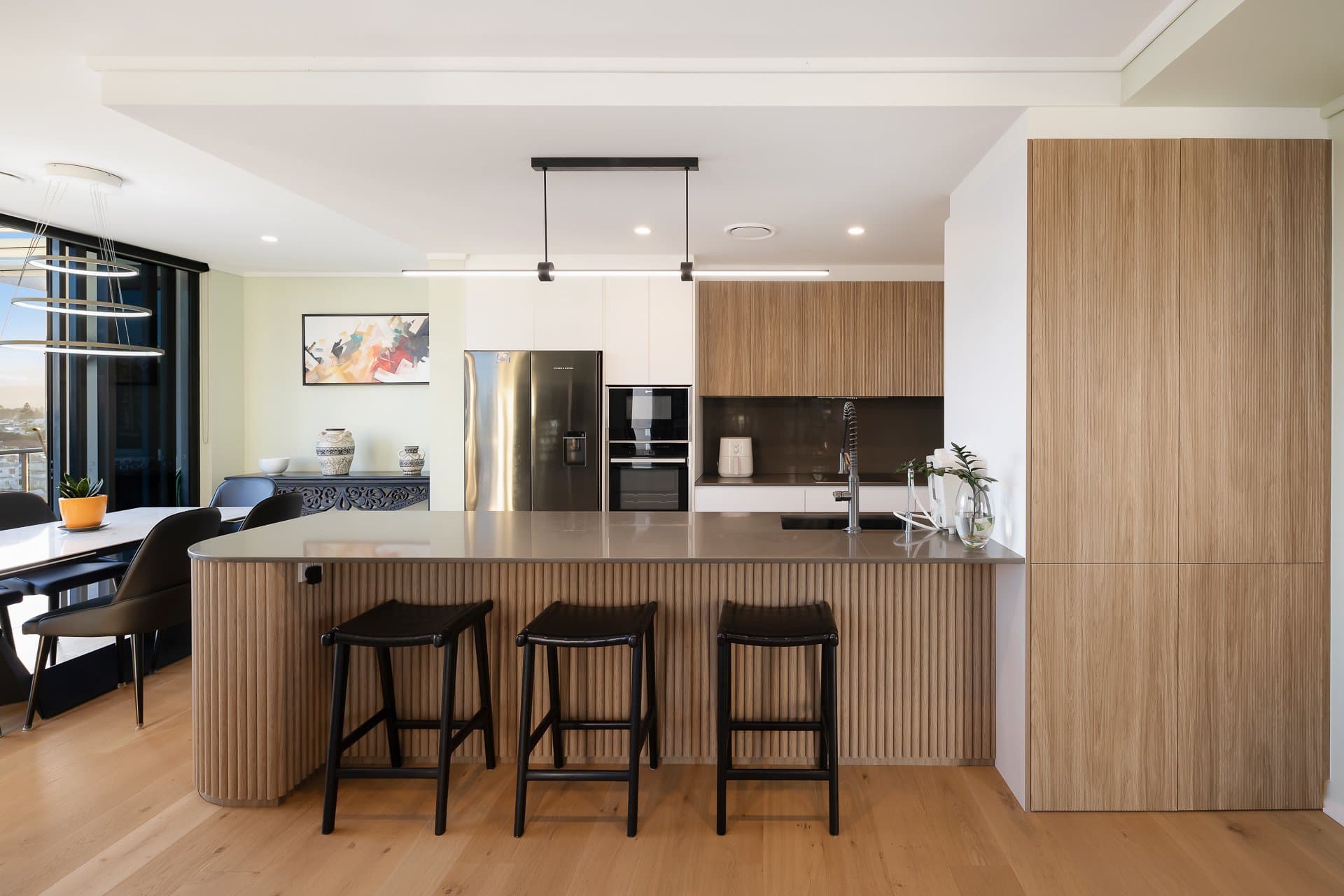 802/6 Tarcoola Crescent, Chevron Island - Thumbnail 5