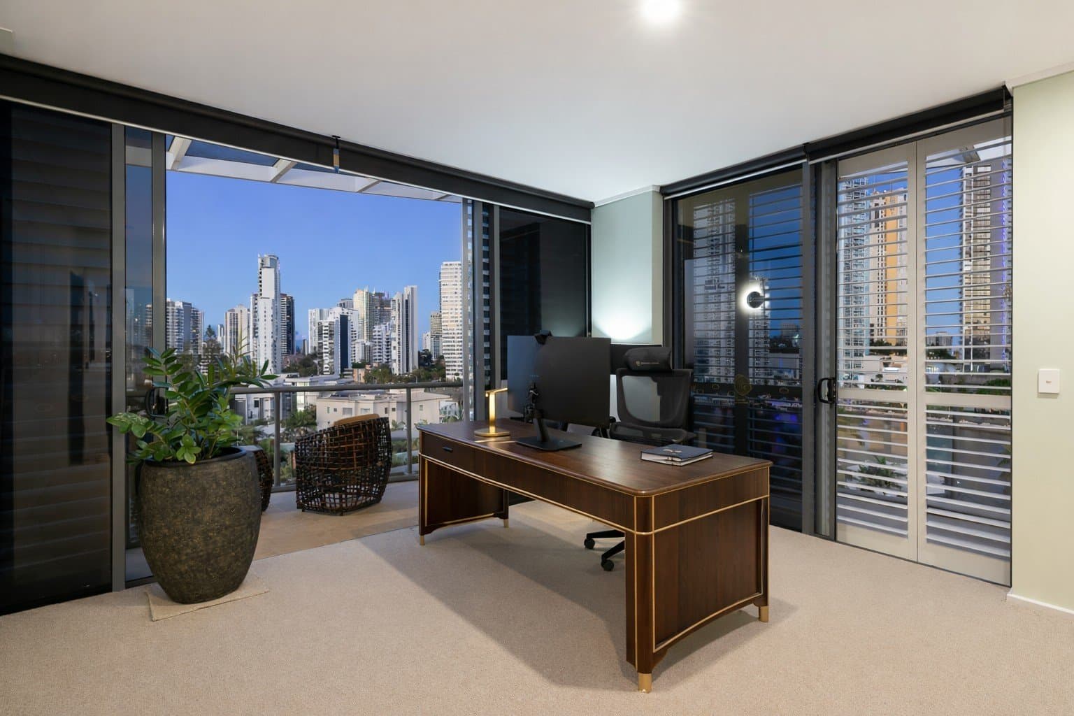 802/6 Tarcoola Crescent, Chevron Island - Thumbnail 6