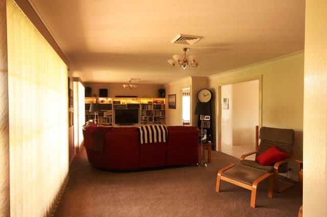 22 Blackbutt Avenue, Bradbury NSW 2560, Bradbury - Thumbnail 2