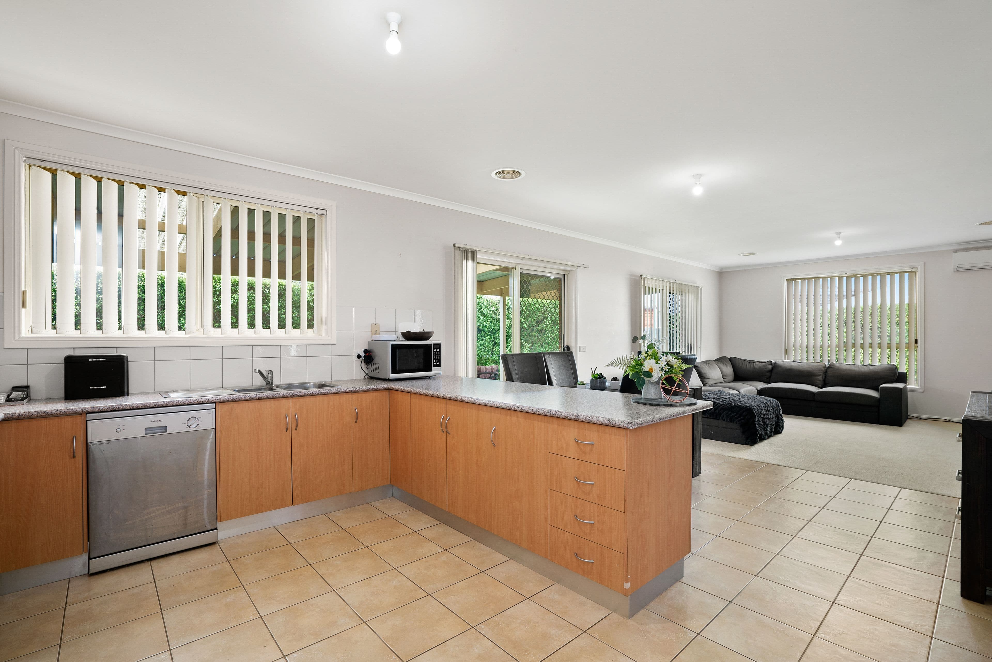 18 Citius Close, Lara VIC 3212, Lara - Thumbnail 2