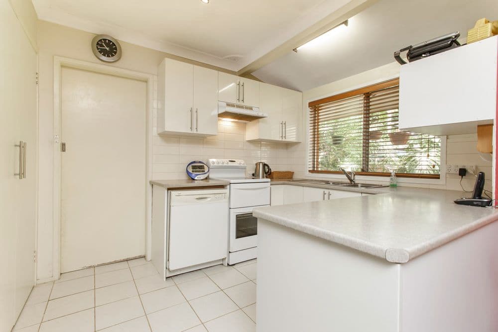 18 Waninga Road, HORNSBY HEIGHTS NSW 2077, Hornsby Heights - Thumbnail 4