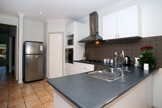 37 Kasem Drive, WERRIBEE VIC 3030, Werribee - Thumbnail 2