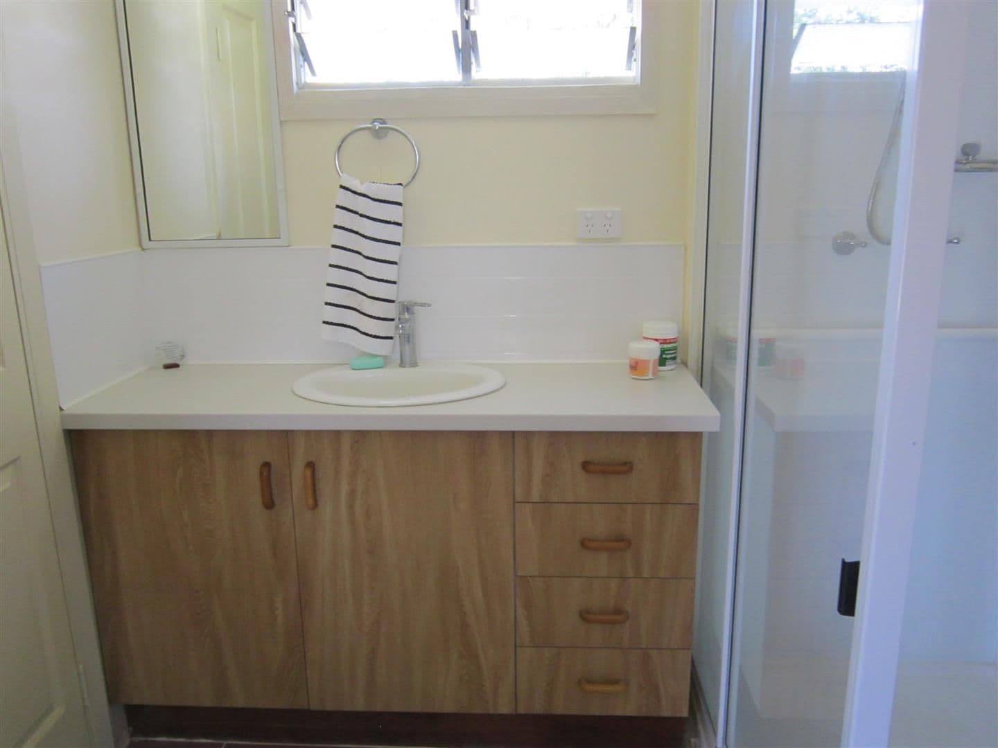 59 Dee Street, Mount Morgan QLD 4714, Mount Morgan - Thumbnail 3