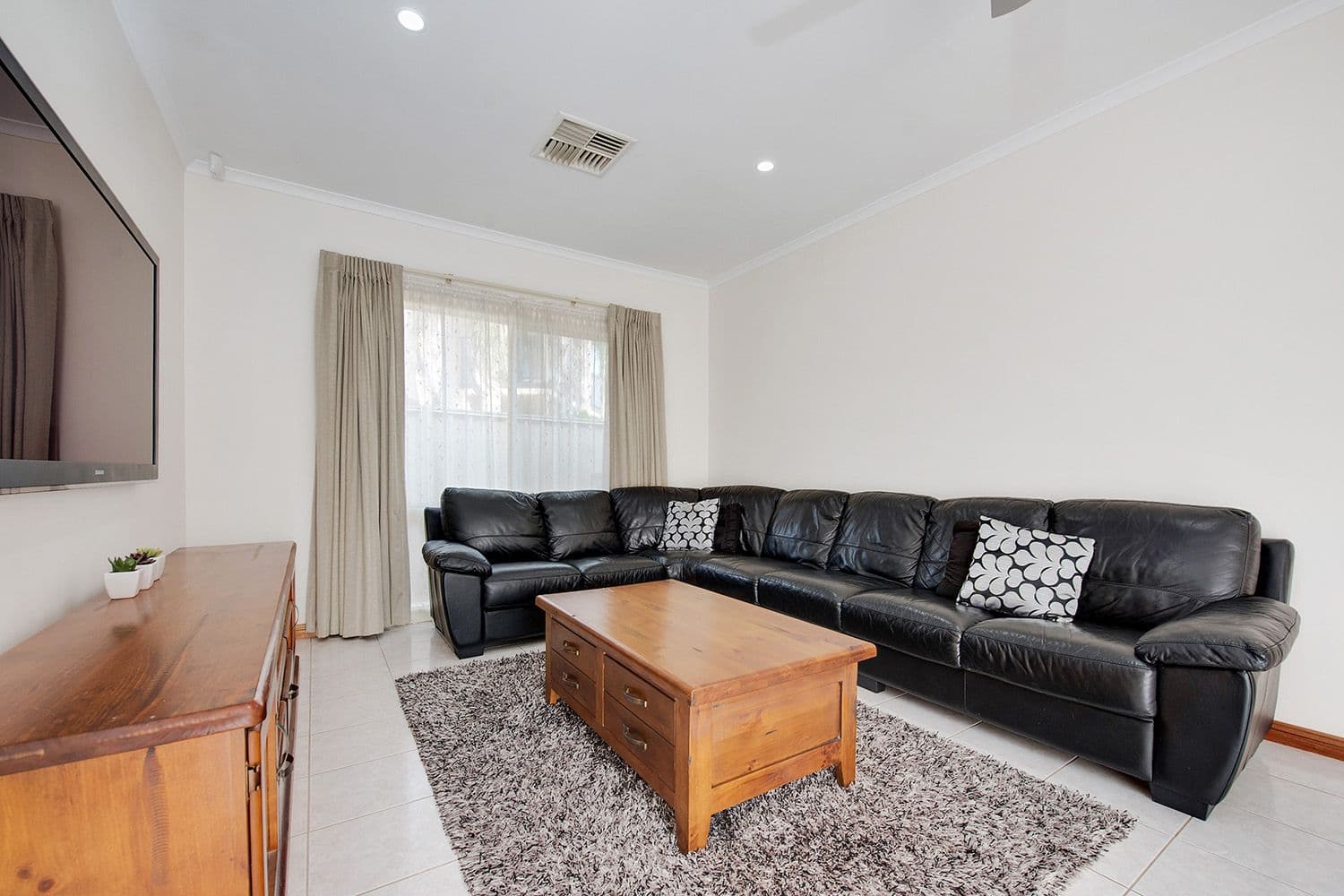 19a Gleneagles Court, Seaton SA 5023, Seaton - Thumbnail 2