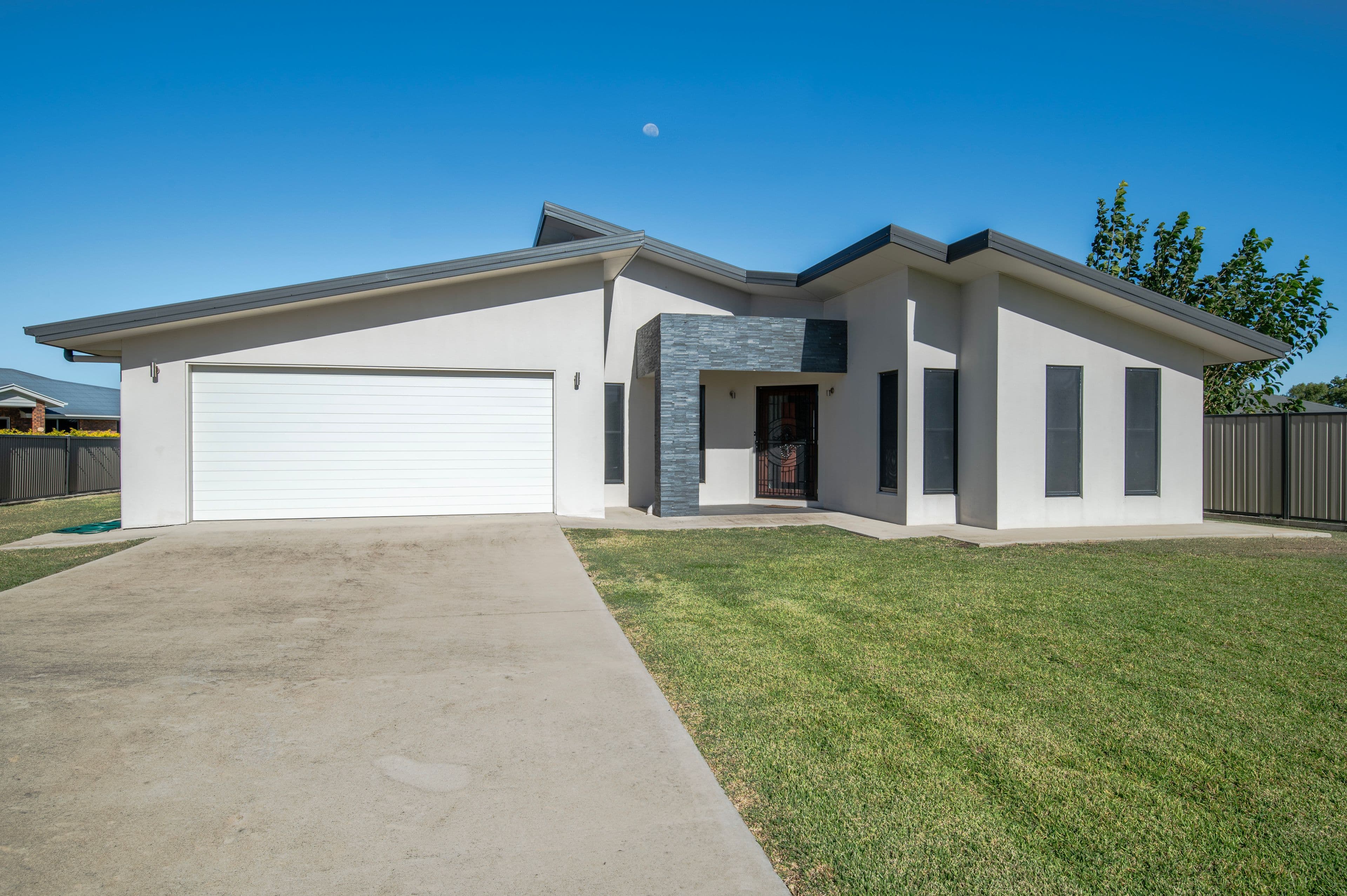 15 Earlsfield Street, Biloela QLD 4715, Biloela - Thumbnail 2