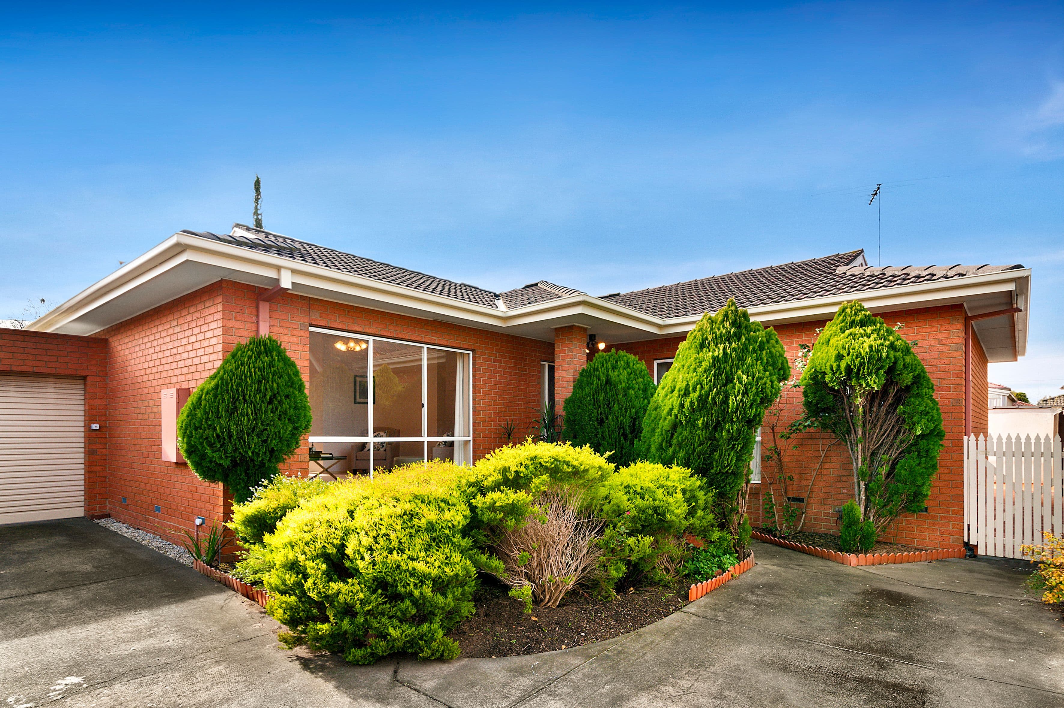 10 Evelyn Street, Glen Waverley VIC 3150, Glen Waverley - Image 1