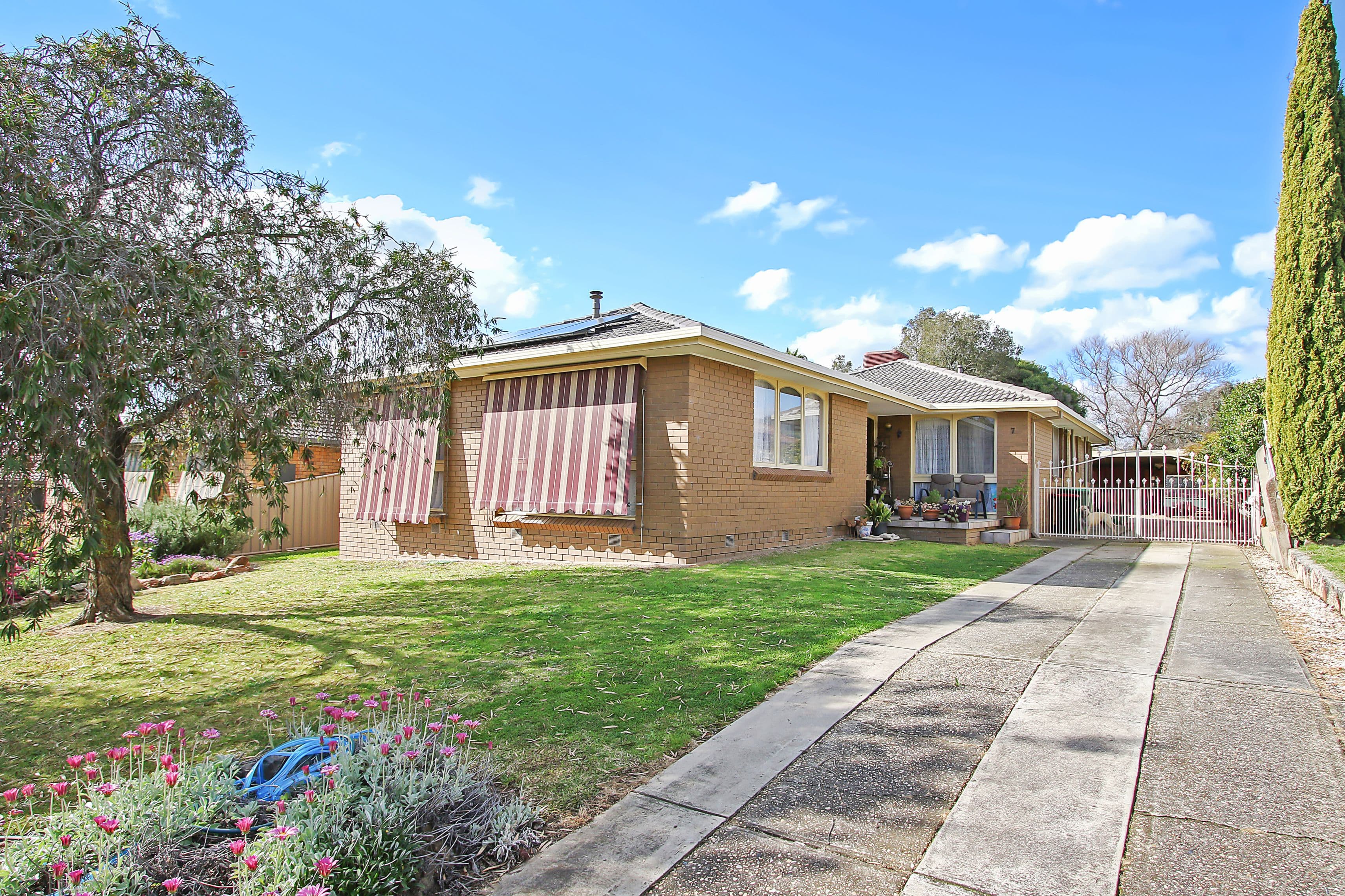 7 Holmes Court, Wodonga VIC 3690, Wodonga - Image 1