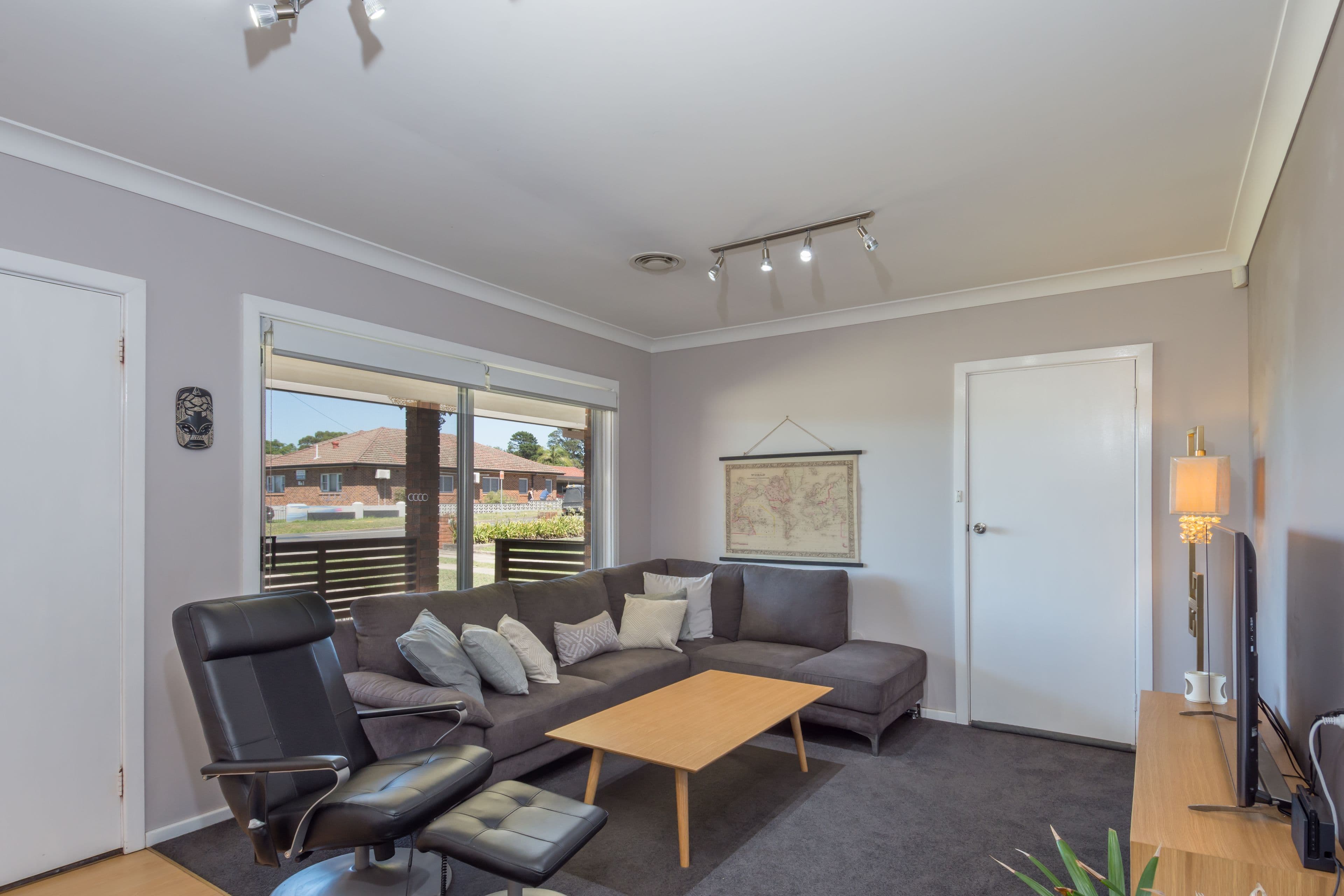3 Cambewarra Road, Bomaderry - Thumbnail 2