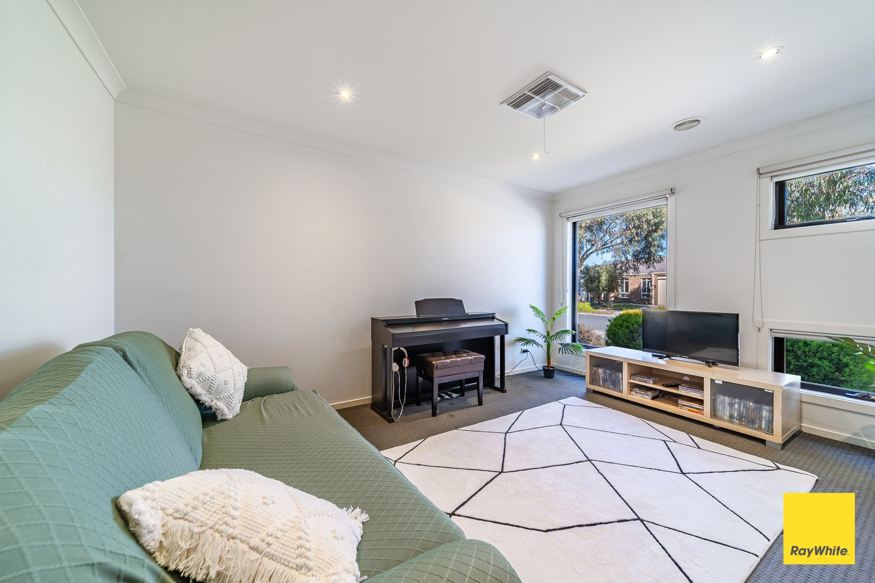 5 Yellowgum Drive, Epsom VIC 3551, Epsom - Thumbnail 2