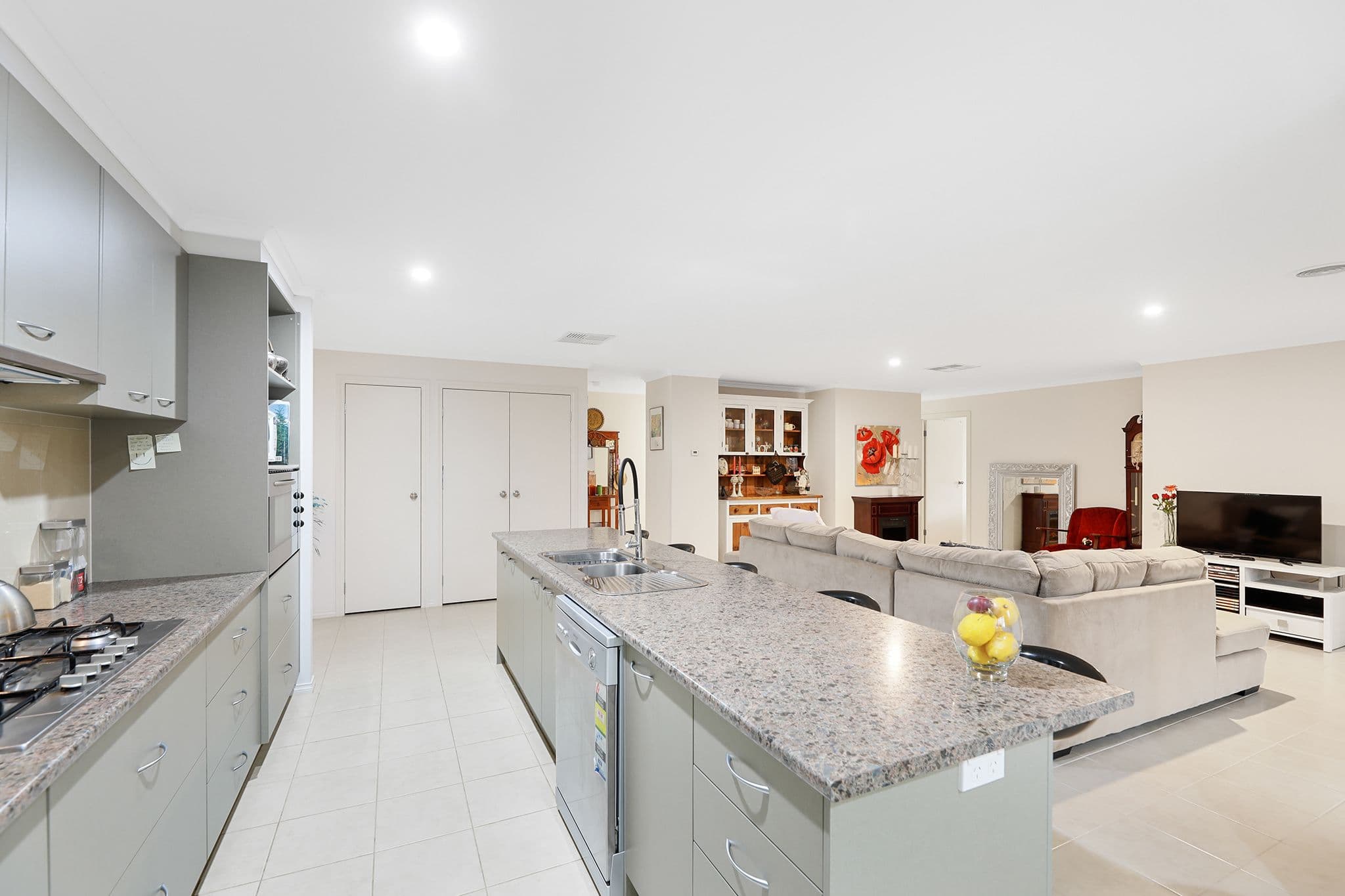 4 Evergreen Close, Drouin VIC 3818, Drouin - Thumbnail 3