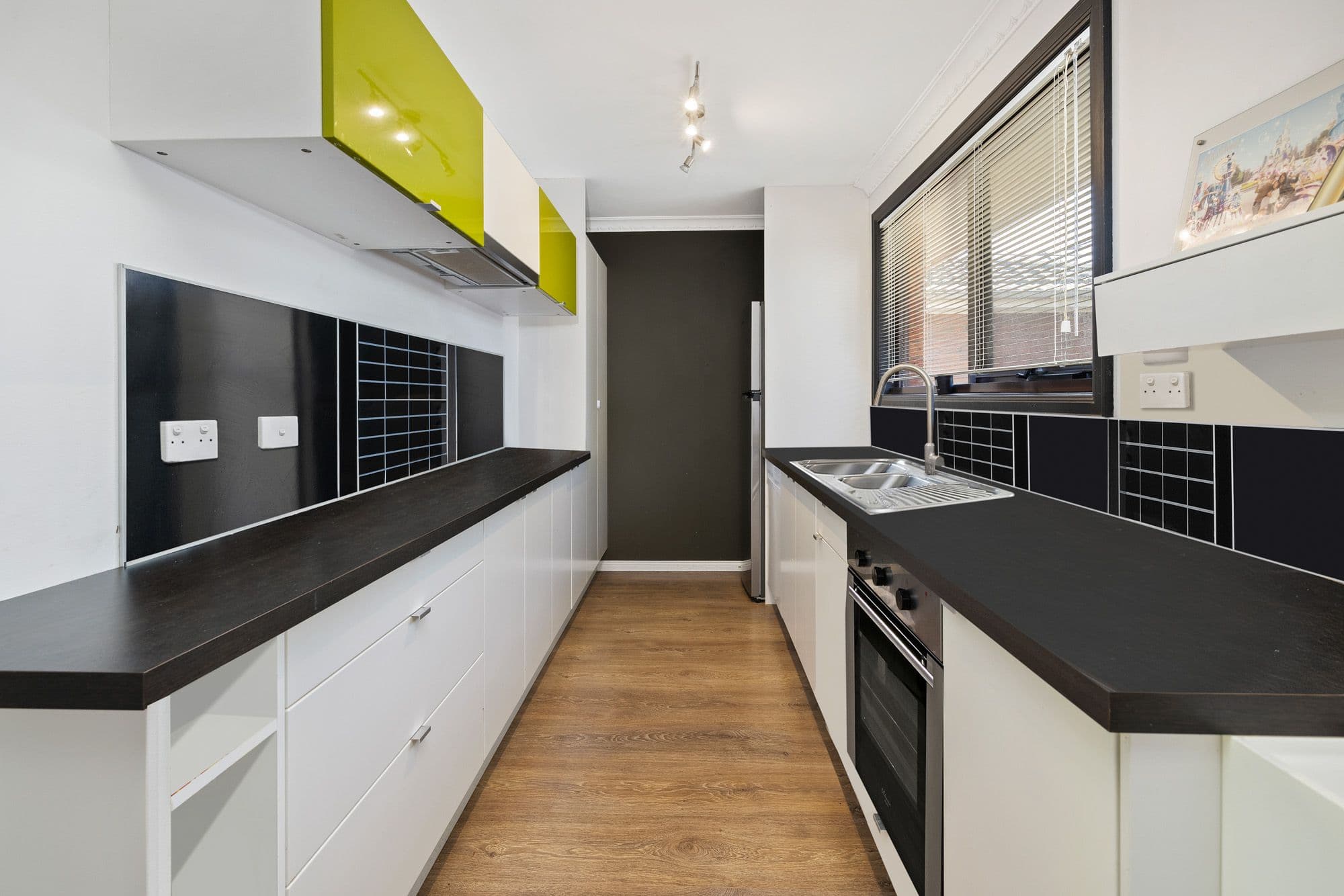 31-33 Deutgam Street, Werribee VIC 3030, Werribee - Thumbnail 2
