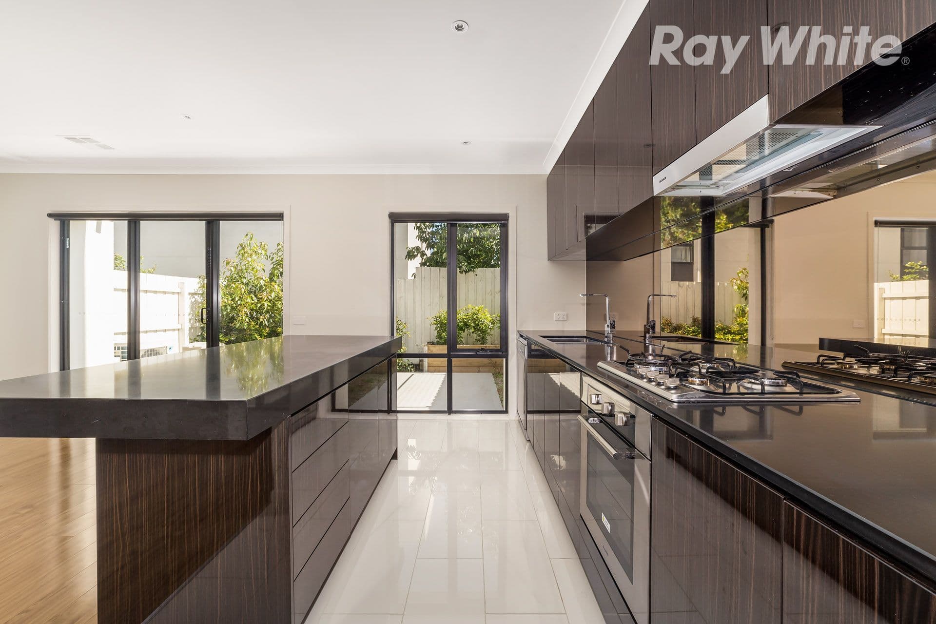 13 Surrey Court, Bundoora VIC 3083, Bundoora - Thumbnail 2