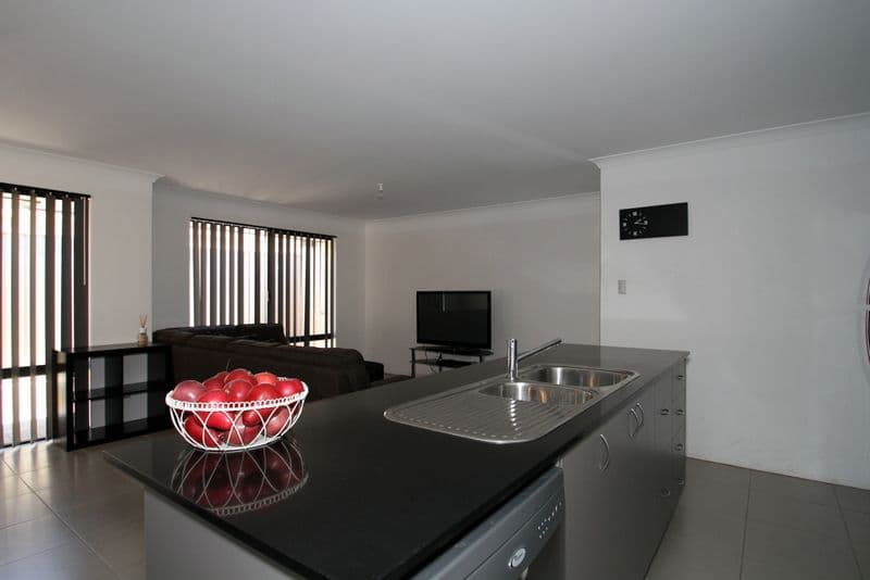 3 Parkfield Boulevard, BERTRAM WA 6167, Bertram - Thumbnail 3