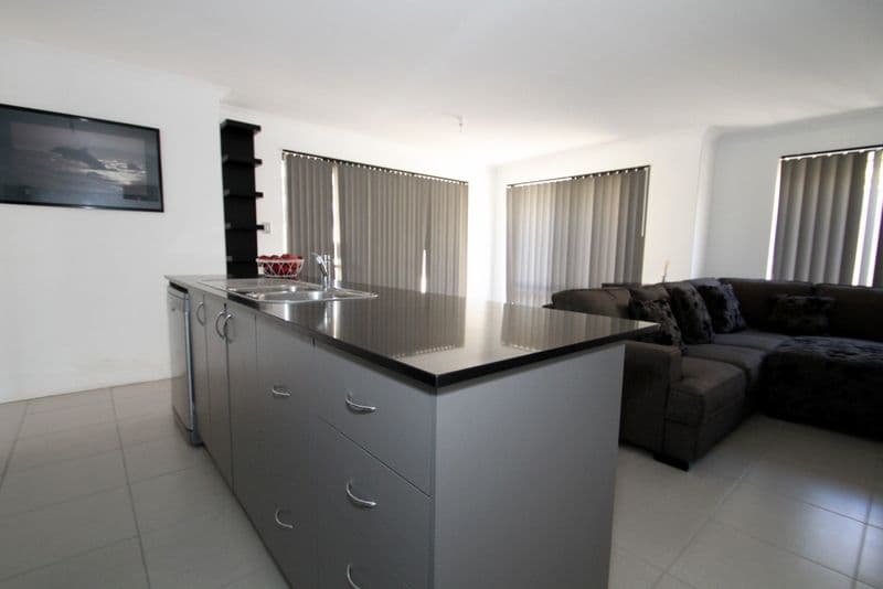 3 Parkfield Boulevard, BERTRAM WA 6167, Bertram - Thumbnail 4