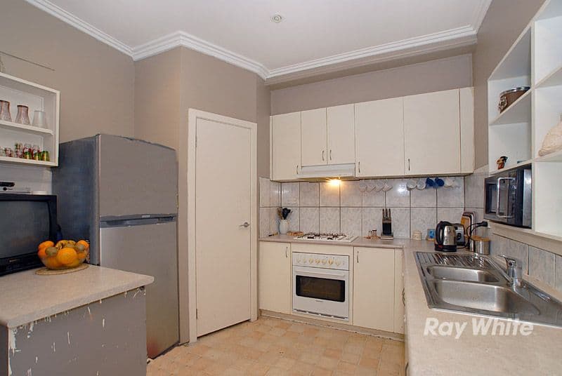 8 Bloomfield Road, NOBLE PARK VIC 3174, Noble Park - Thumbnail 3