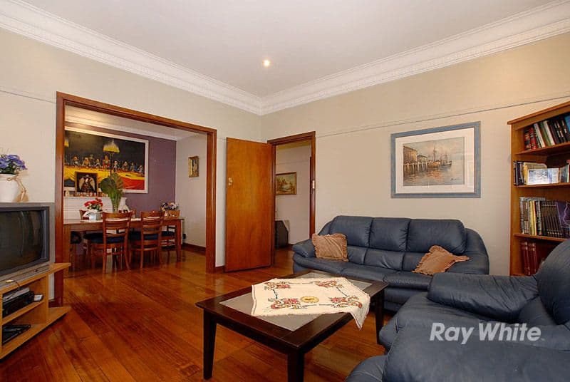 8 Bloomfield Road, NOBLE PARK VIC 3174, Noble Park - Thumbnail 4
