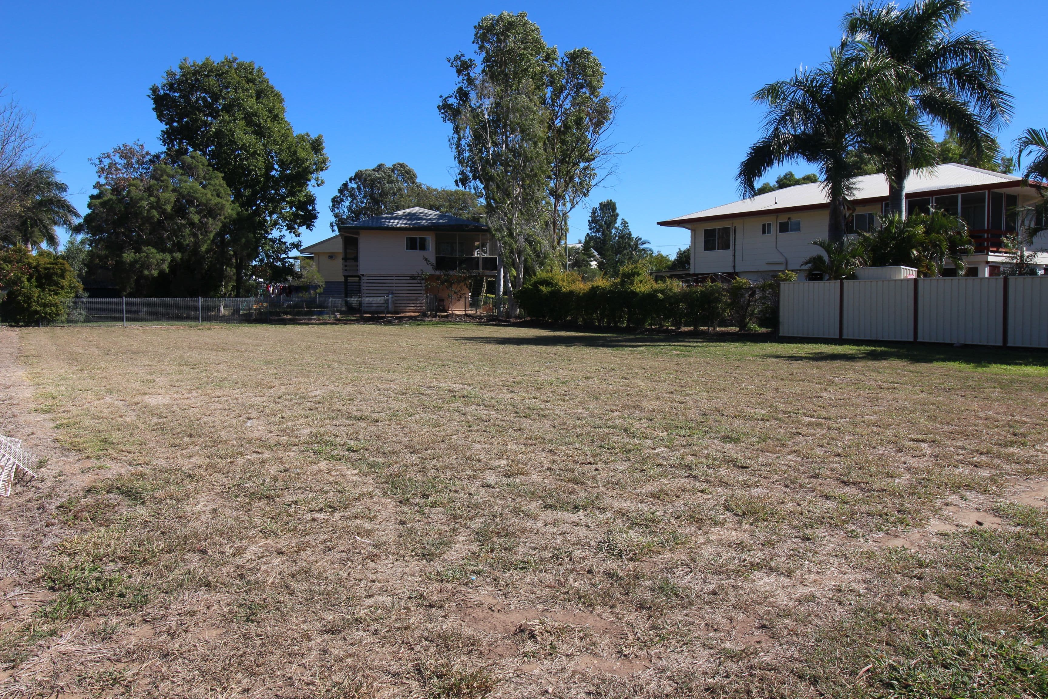 3 Barry Street, Emerald QLD 4720, Emerald - Thumbnail 2