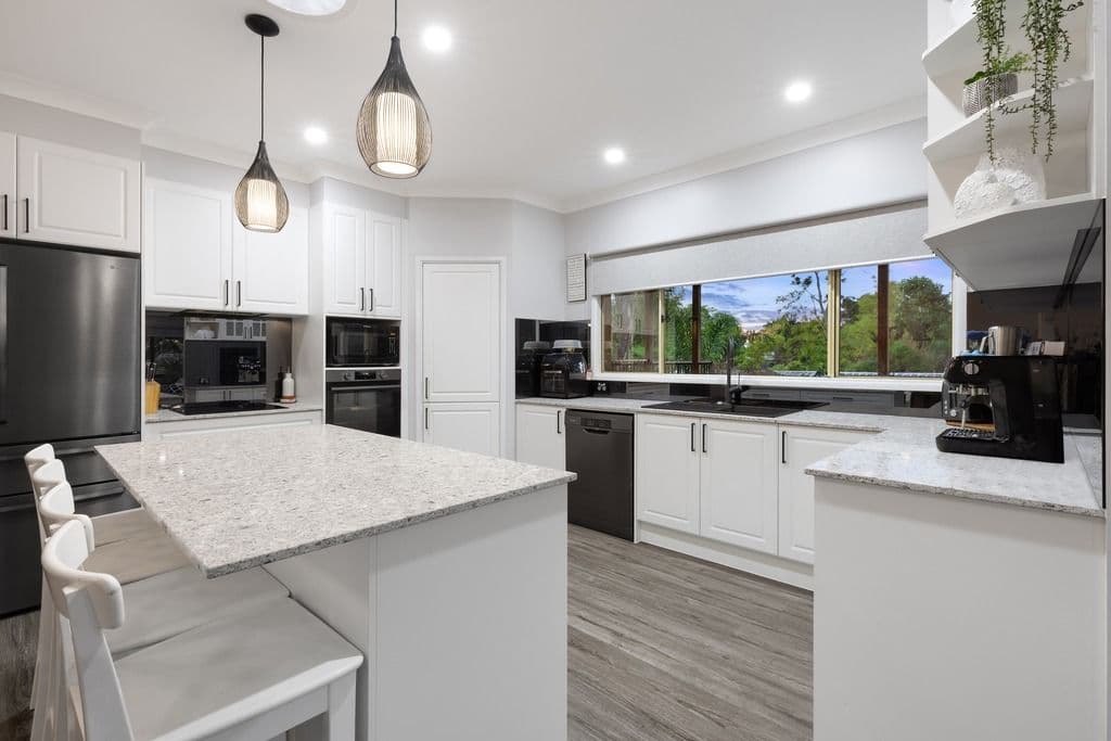 13 Akoonah Street, Hope Island QLD 4212, Hope Island - Thumbnail 2