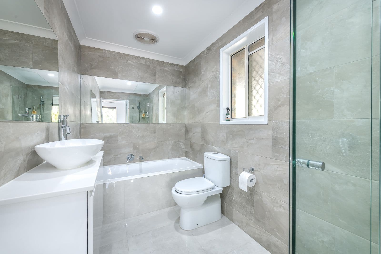 4 Sarina Place, Helensvale QLD 4212, Helensvale - Thumbnail 4