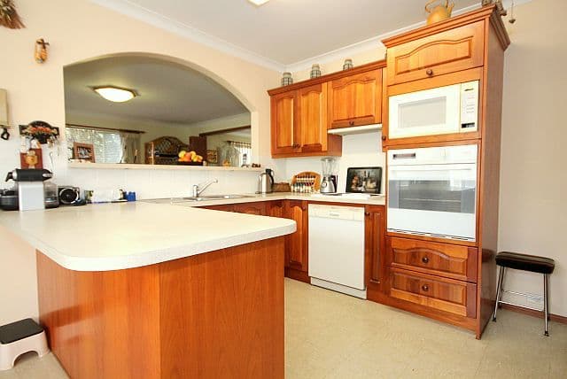 26 Lincoln Road, GEORGES HALL NSW 2198, Georges Hall - Thumbnail 4
