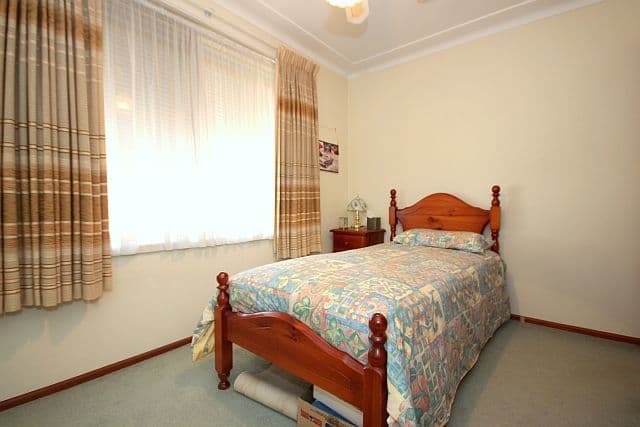 26 Lincoln Road, GEORGES HALL NSW 2198, Georges Hall - Thumbnail 8