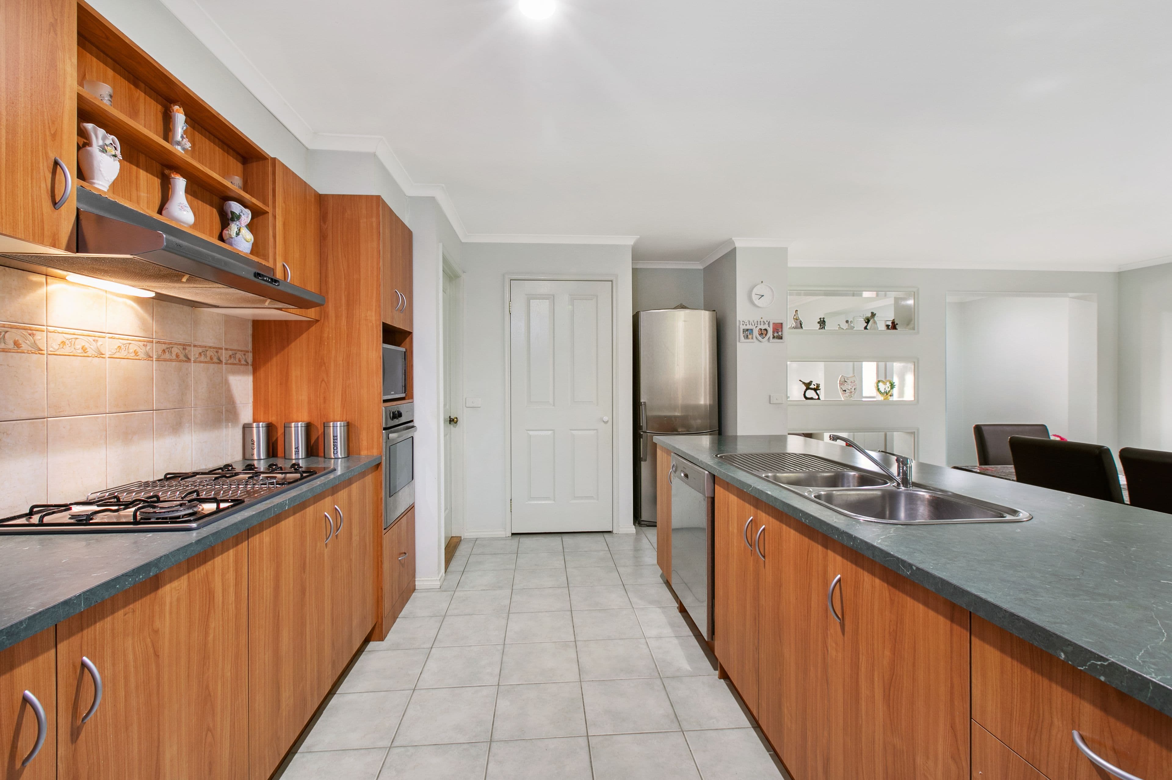 28 Grice Quadrant, Pakenham VIC 3810, Pakenham - Thumbnail 4