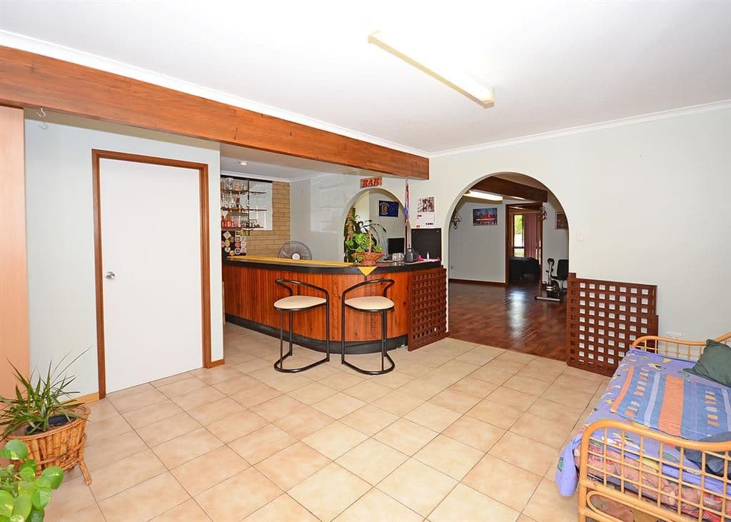 24 Vanda Street, URANGAN QLD 4655, Urangan - Thumbnail 7