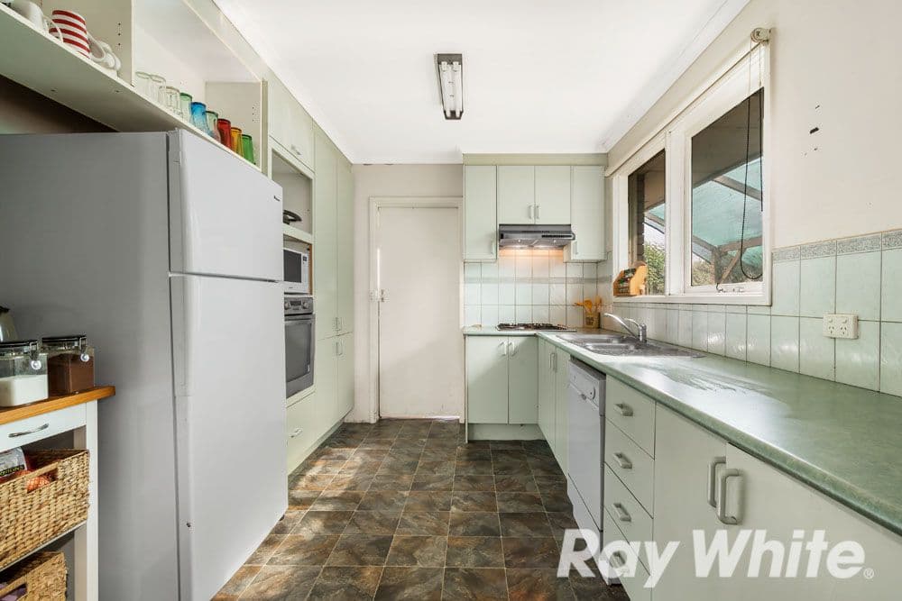 31 Dunbarton Drive, Wantirna VIC 3152, Wantirna - Thumbnail 2