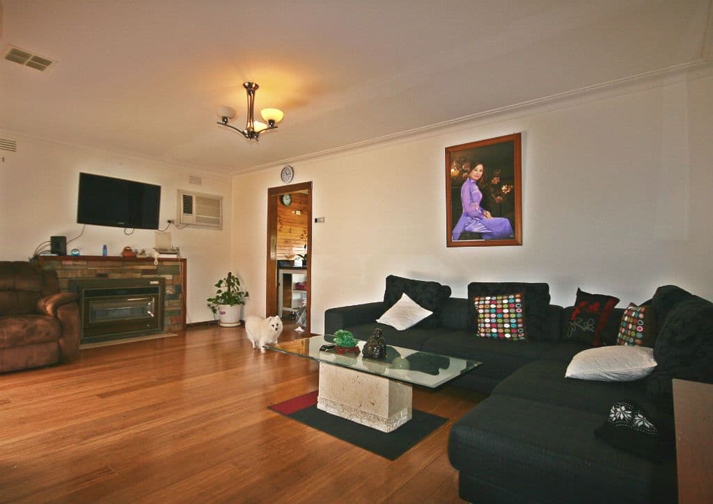 8 Breydon Court, ST ALBANS VIC 3021, St Albans - Thumbnail 2