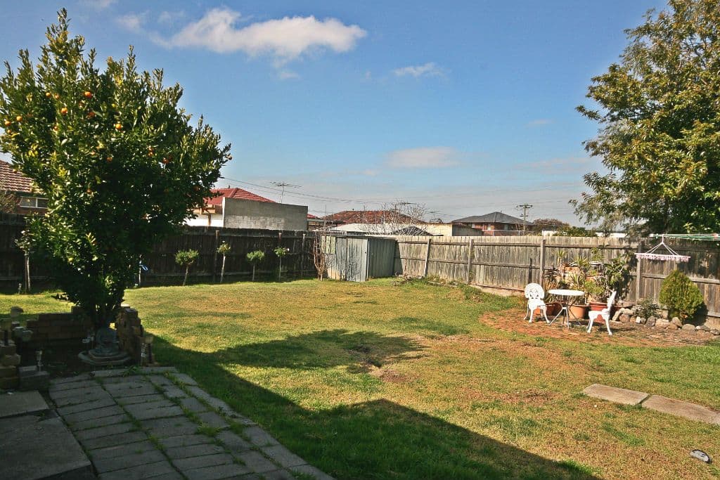 8 Breydon Court, ST ALBANS VIC 3021, St Albans - Thumbnail 4