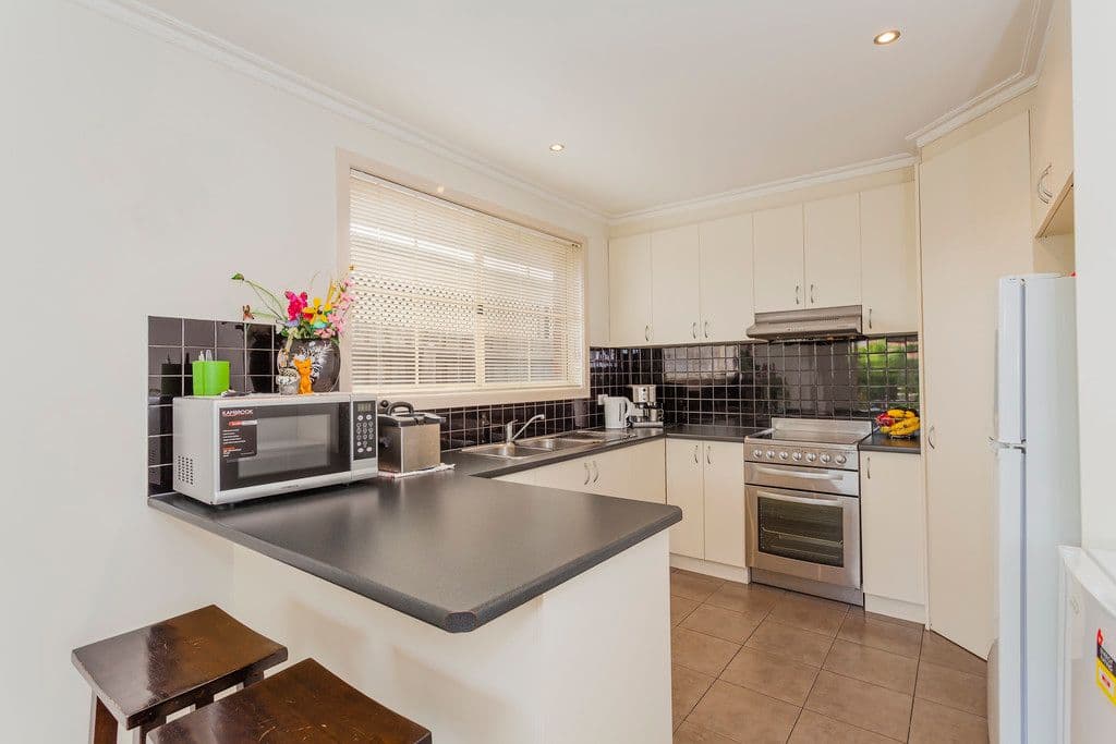 80 Wolseley Grove, BELL POST HILL VIC 3215, Bell Post Hill - Thumbnail 4