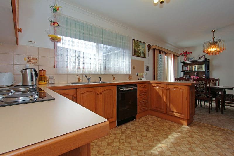 174 Ninth Avenue, ROSEBUD VIC 3939, Rosebud - Thumbnail 2