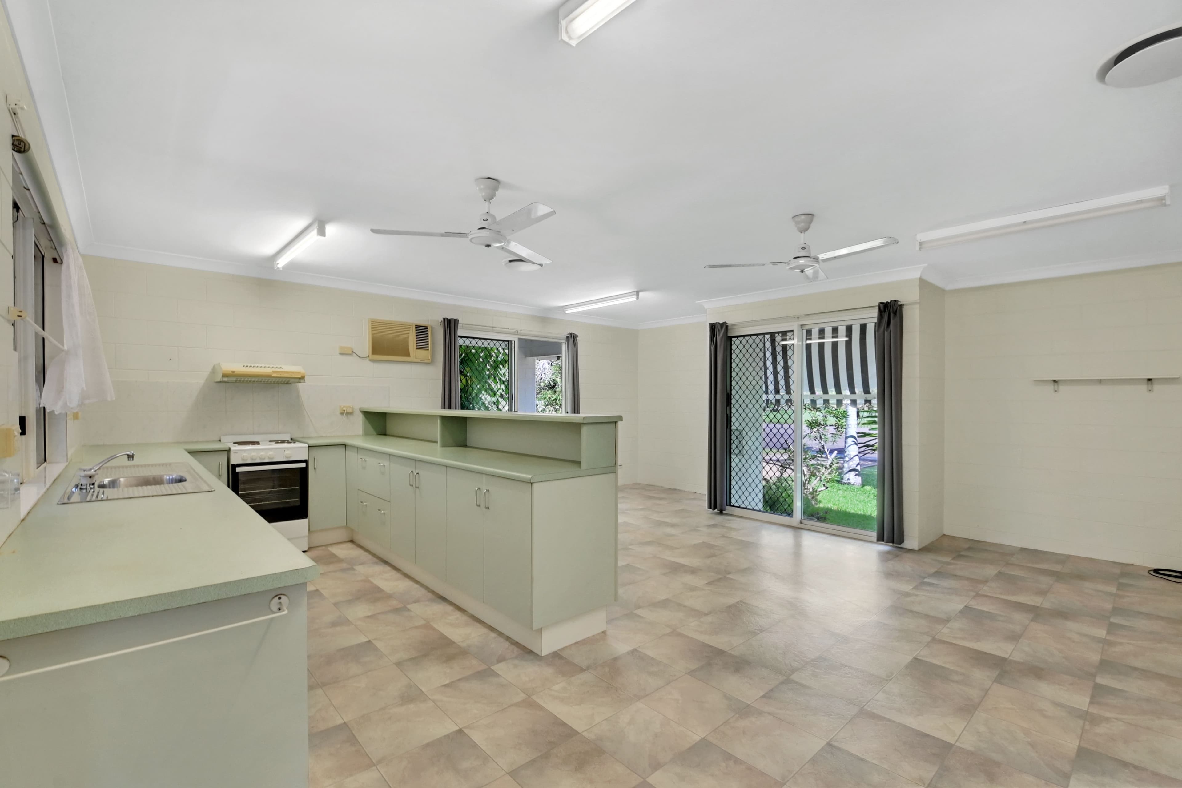 266 Ocean Parade, Balgal Beach QLD 4816, Balgal Beach - Thumbnail 4