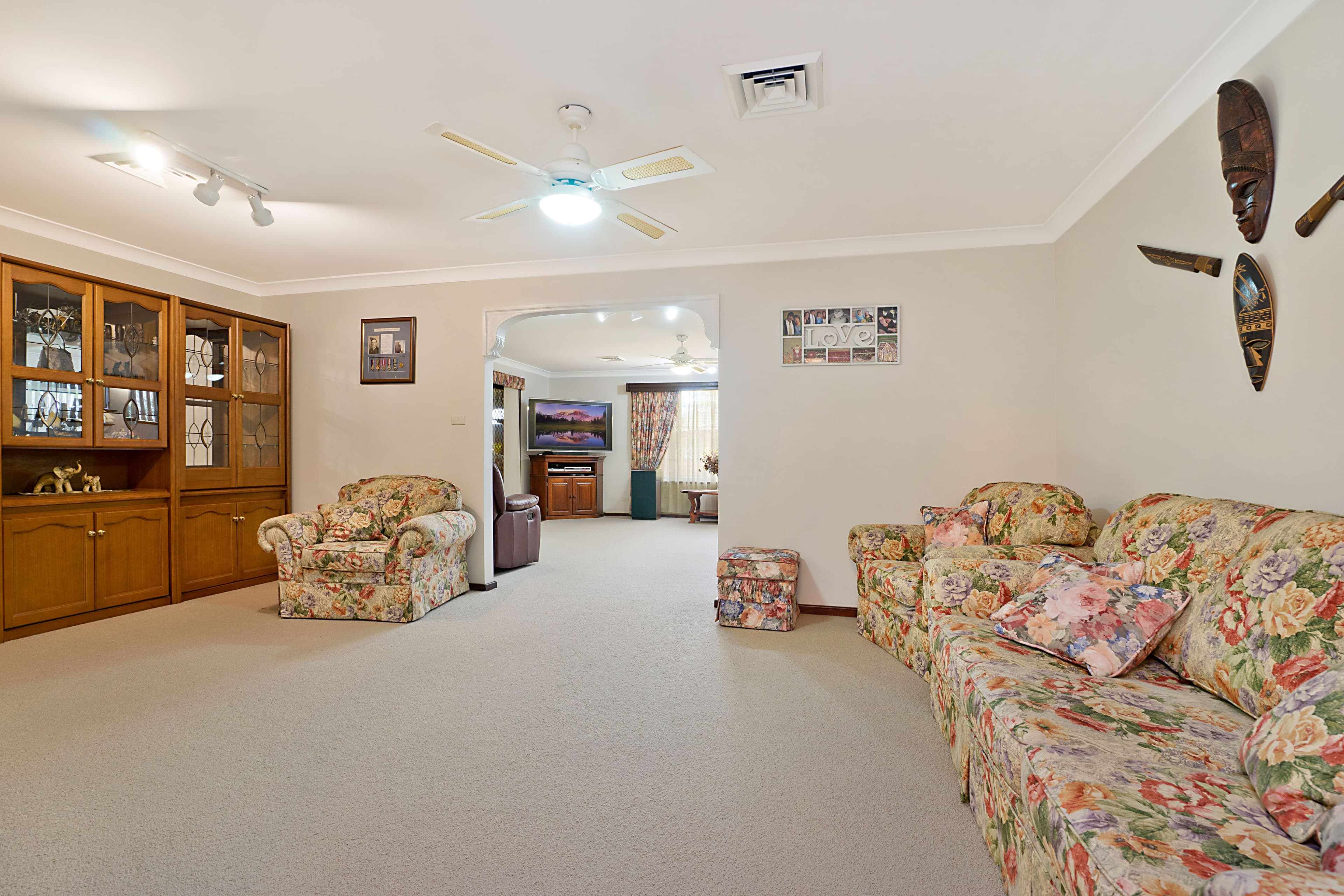 4 Osborn Close, Thornton - Thumbnail 2