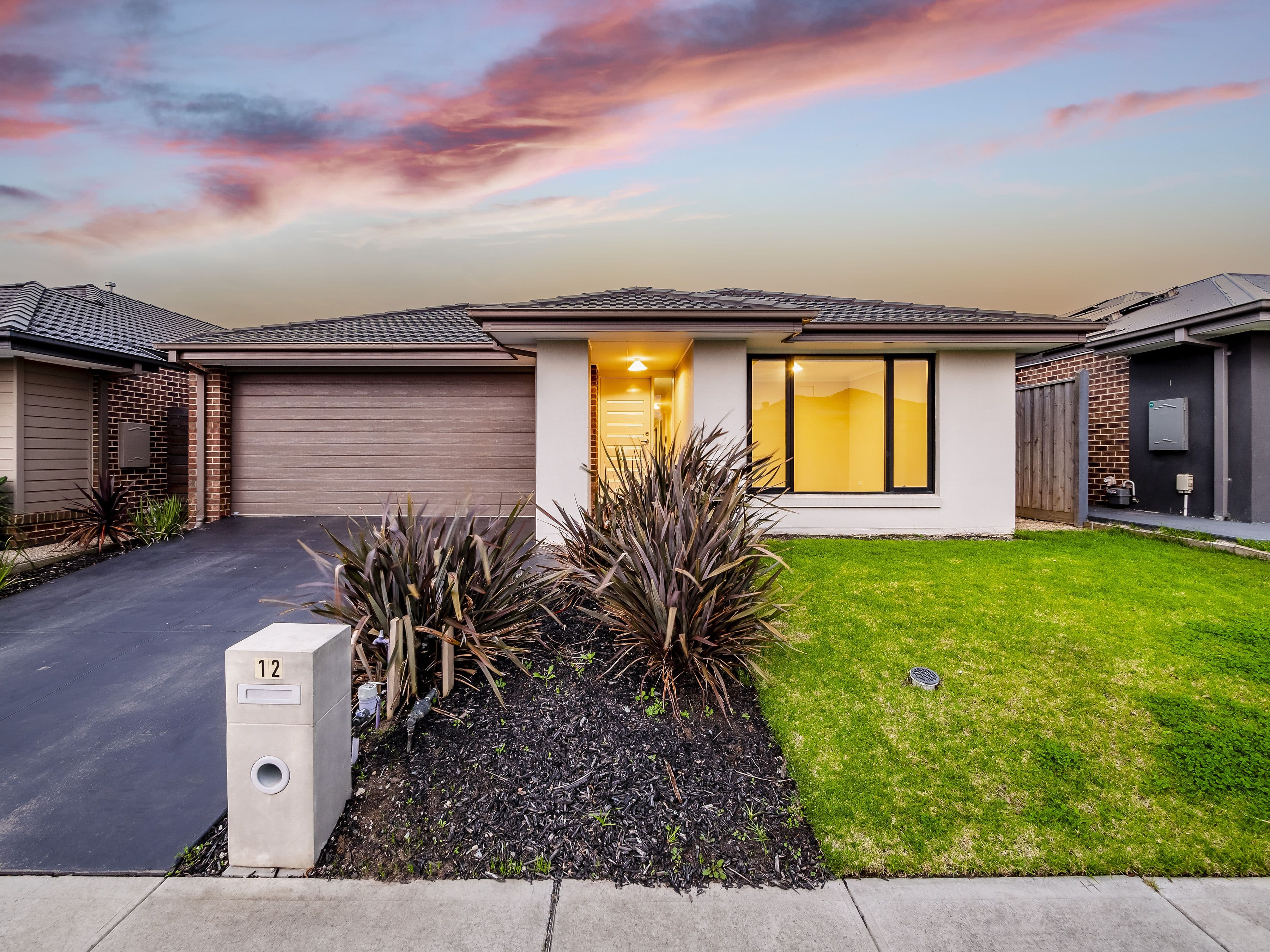 12 Walbrook Drive, Clyde North VIC 3978, Clyde North - Thumbnail 3