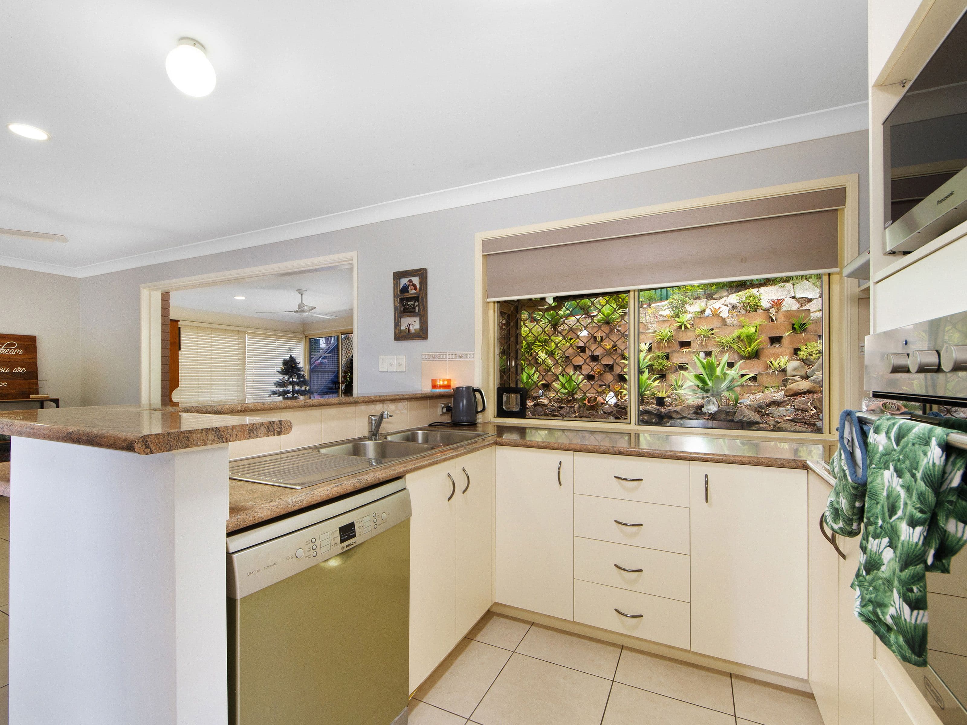 33 Stachon Street, North Gosford, North Gosford - Thumbnail 4