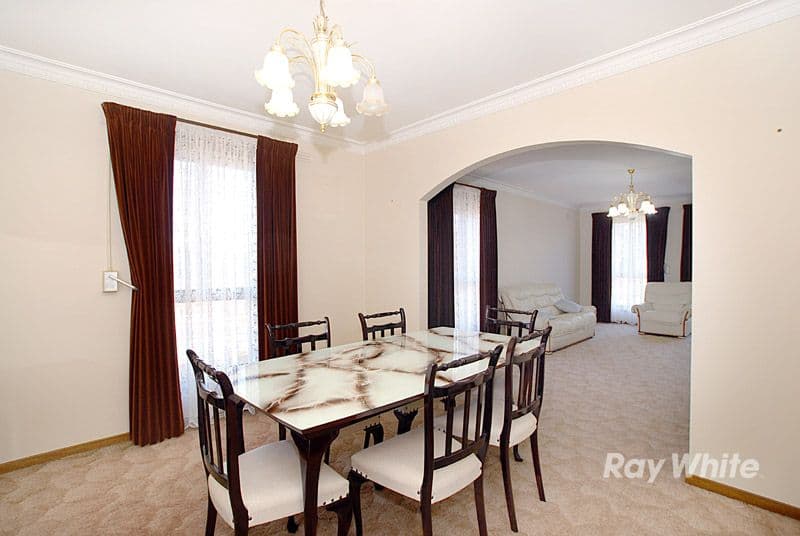 2 Cezanne Crescent, WHEELERS HILL VIC 3150, Wheelers Hill - Thumbnail 3
