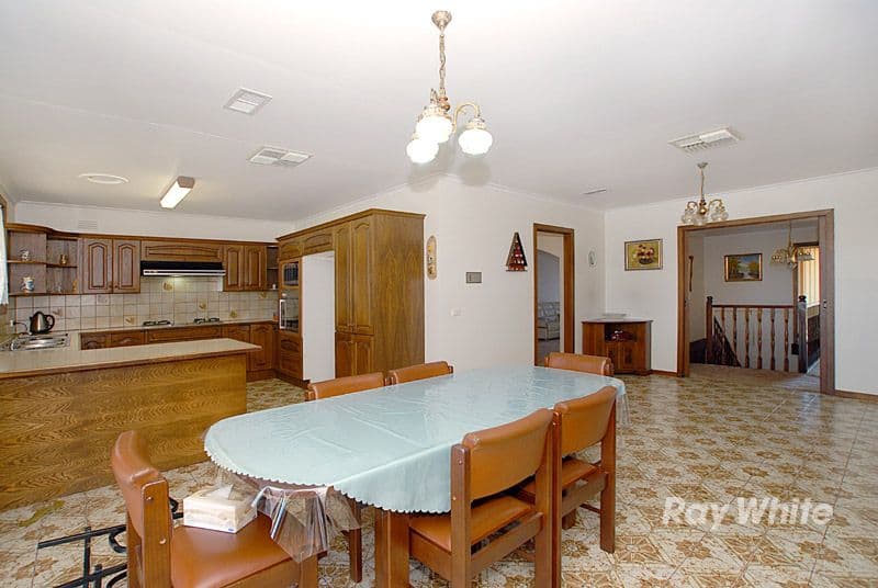 2 Cezanne Crescent, WHEELERS HILL VIC 3150, Wheelers Hill - Thumbnail 4