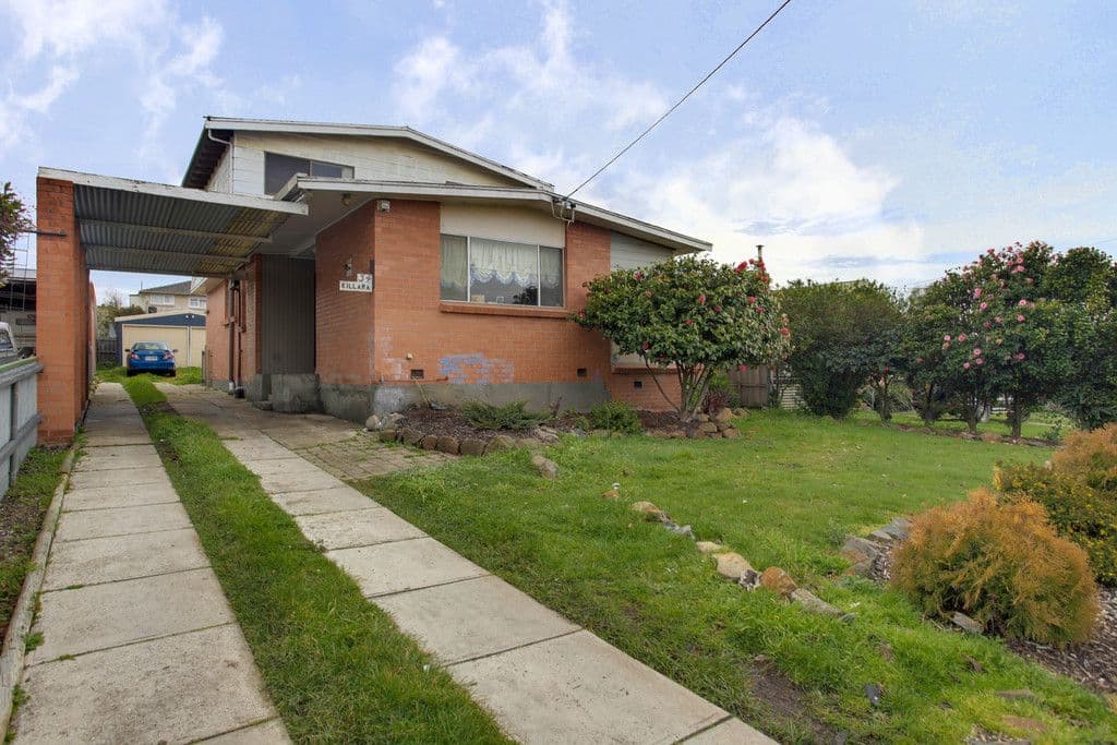 34 Oaktree Road, YOUNGTOWN TAS 7249, Youngtown - Image 1