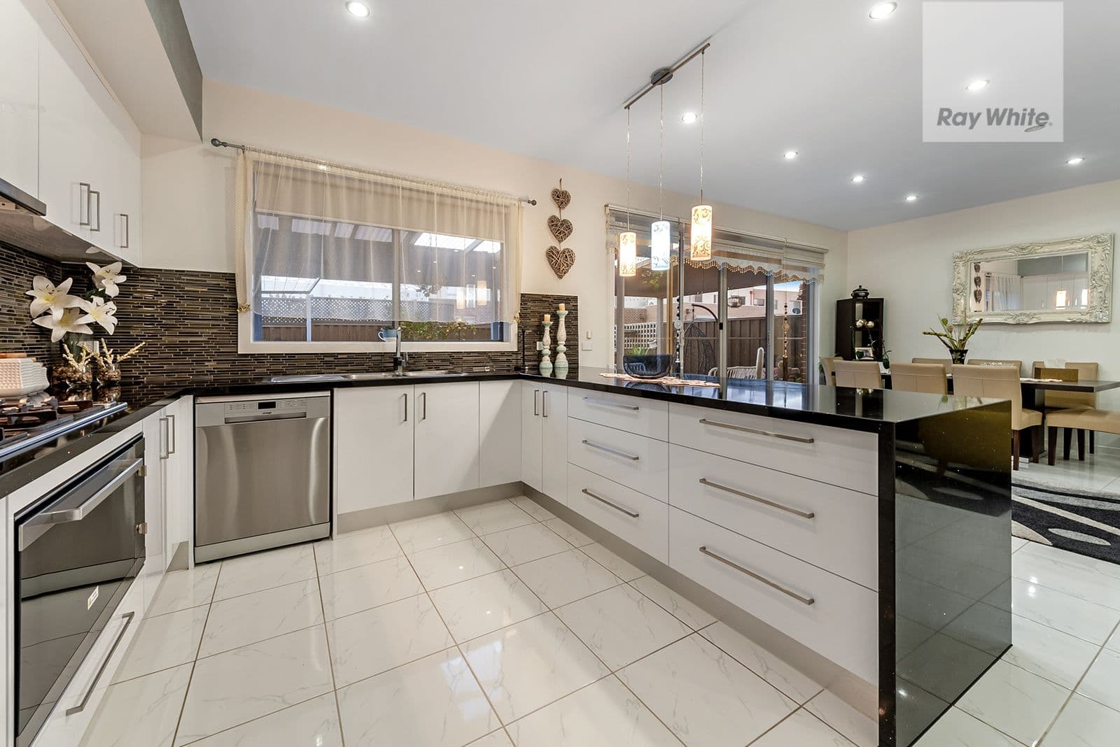 12 Cavell Drive, Craigieburn VIC 3064, Craigieburn - Thumbnail 8