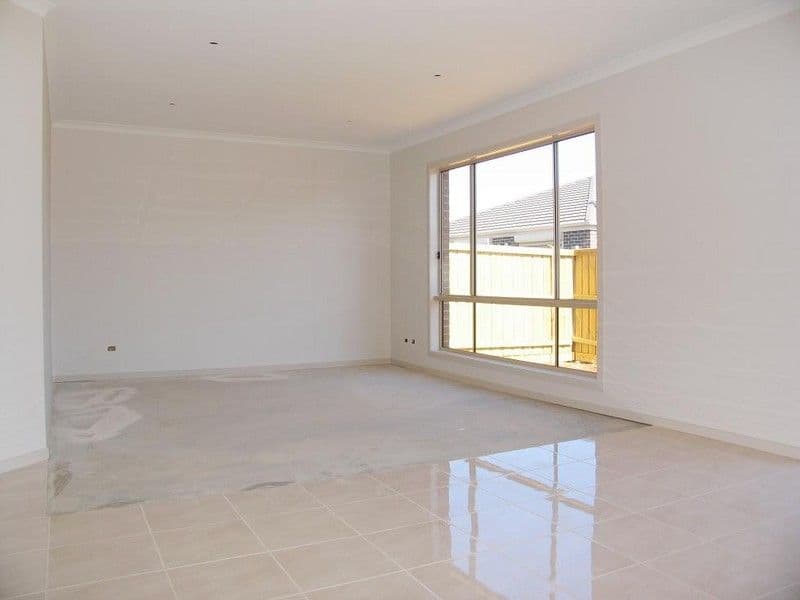 24 Stringybark Avenue, BROOKFIELD VIC 3338, Brookfield - Thumbnail 3