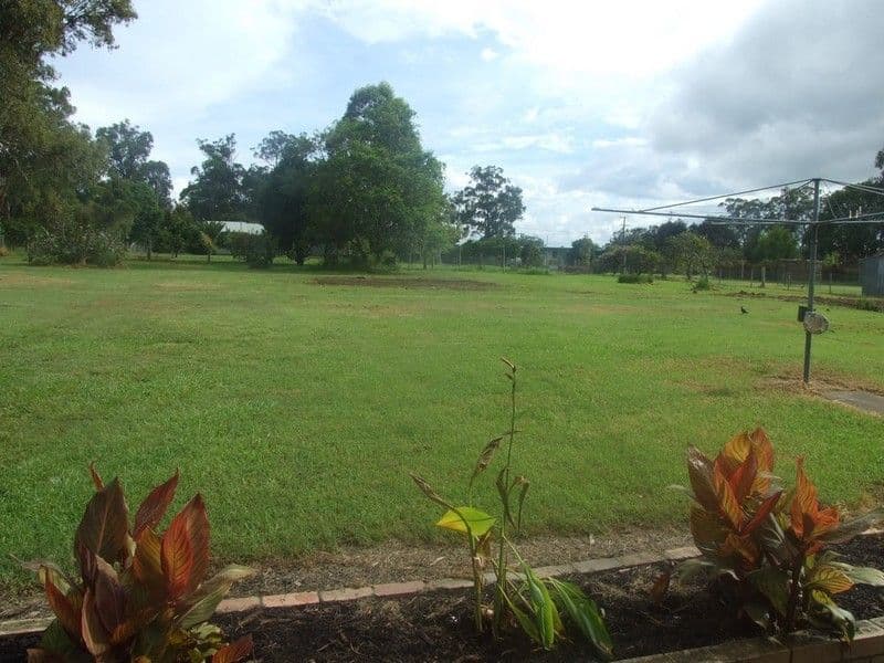 11 South Street, CROWS NEST QLD 4355, Crows Nest - Thumbnail 3