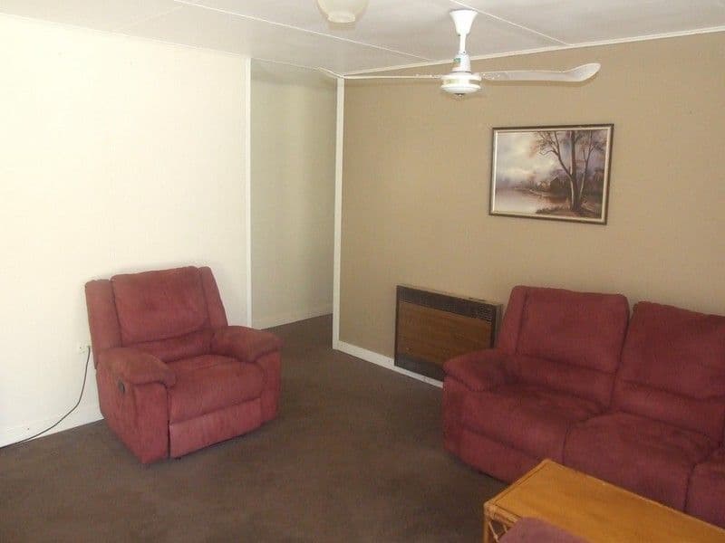 11 South Street, CROWS NEST QLD 4355, Crows Nest - Thumbnail 4