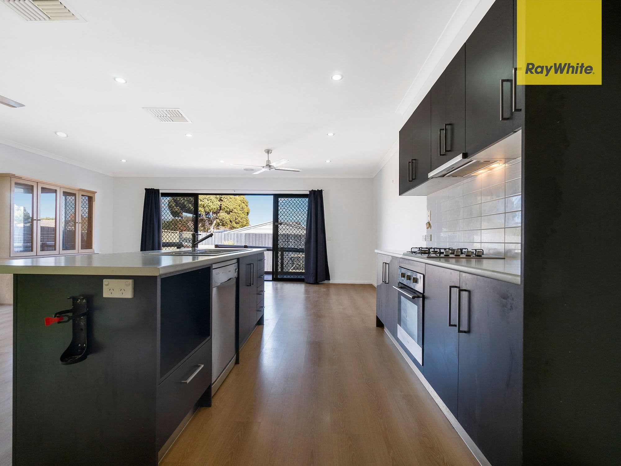 193 Centenary Avenue, Melton VIC 3337, Melton - Thumbnail 3