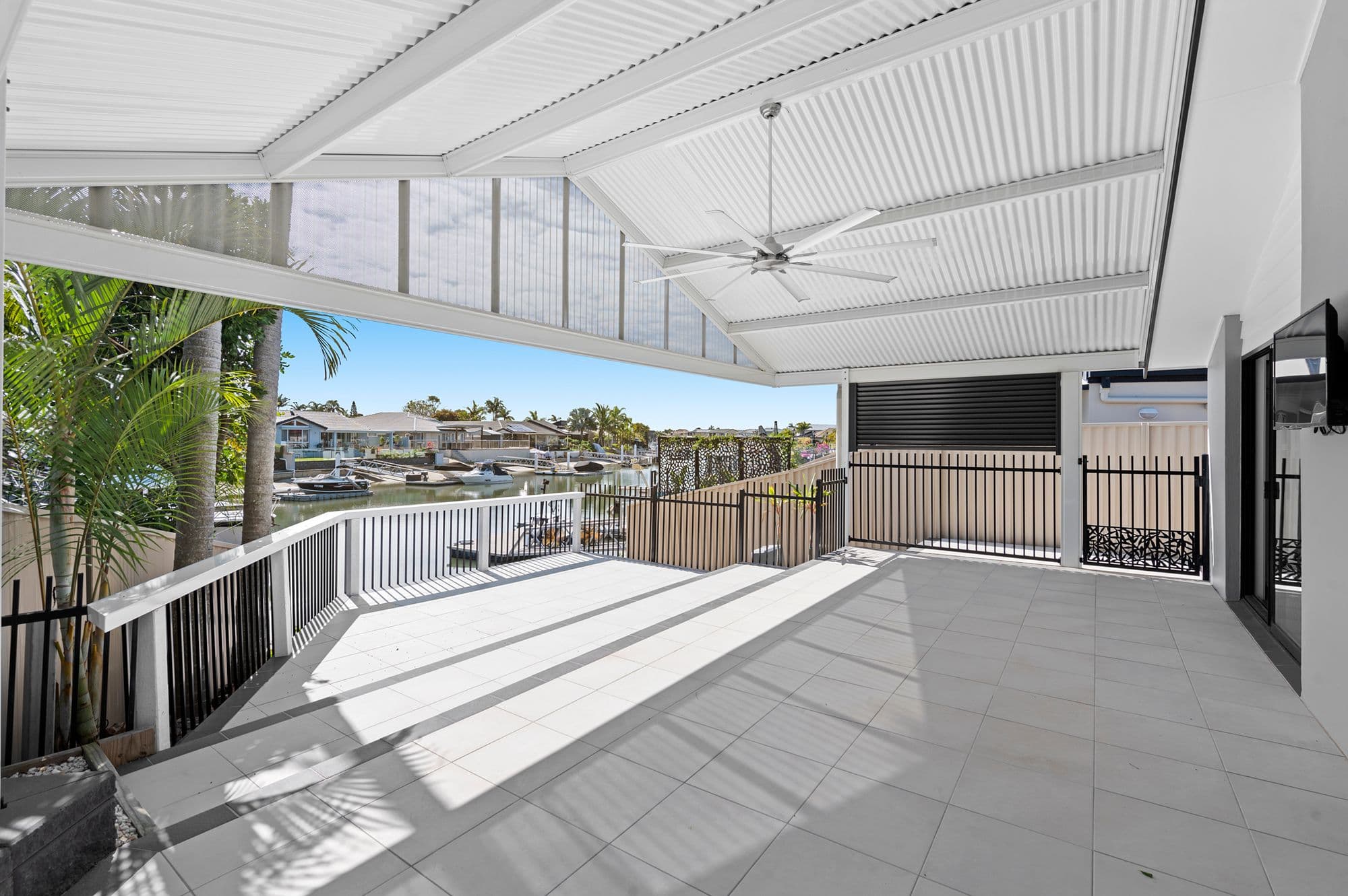 4 Seaspray Street, Paradise Point QLD 4216, Paradise Point - Thumbnail 6