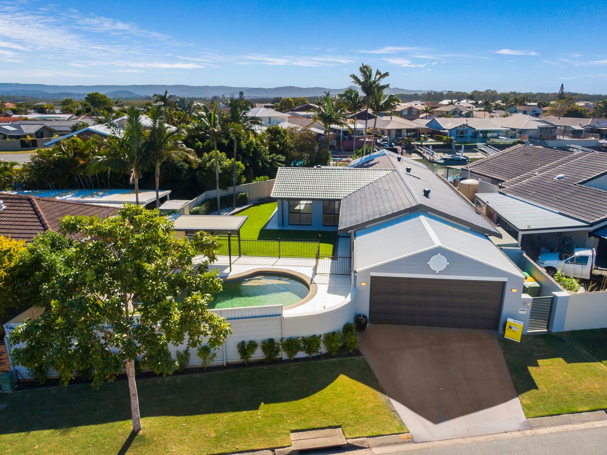 4 Seaspray Street, Paradise Point QLD 4216, Paradise Point - Thumbnail 7