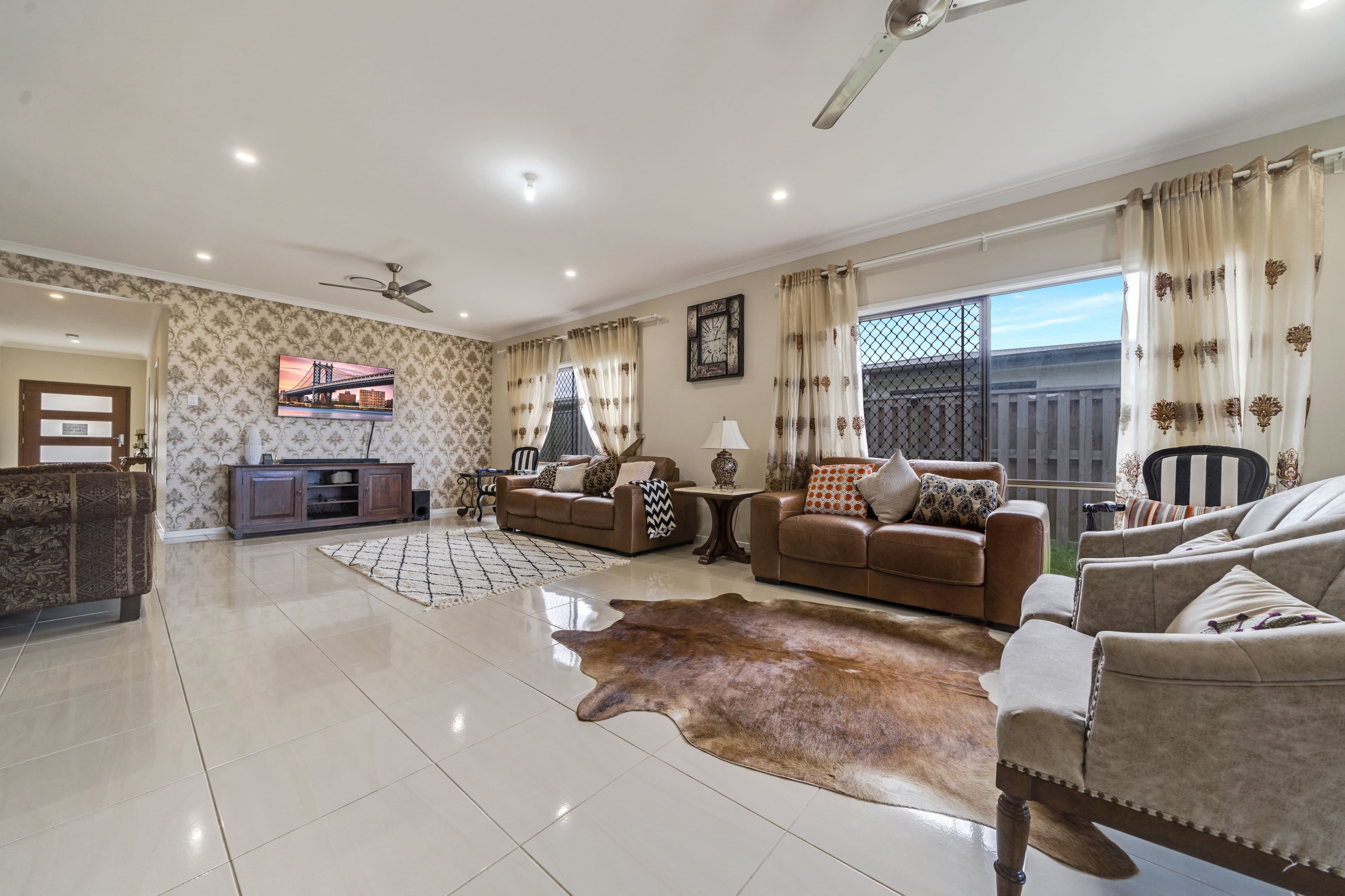 7 Embleton Road, Park Ridge QLD 4125, Park Ridge - Thumbnail 3