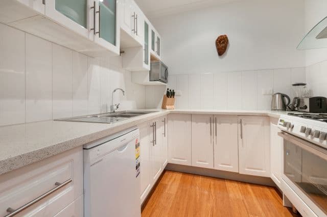 81 St Vigeons Road, Reservoir VIC 3073, Reservoir - Thumbnail 4
