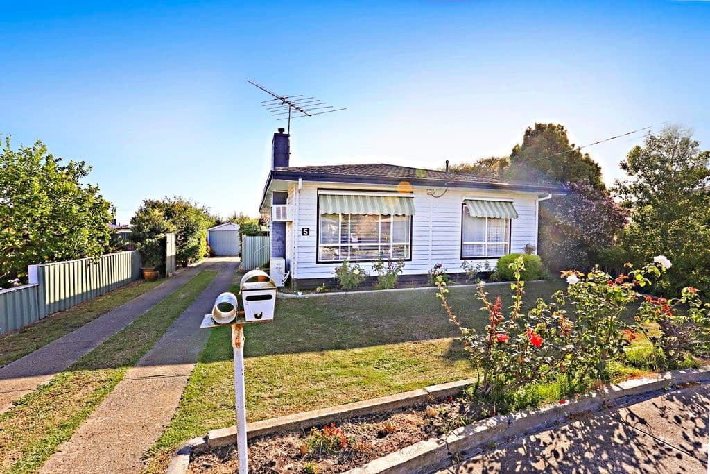 5 Karrin Court, Norlane VIC 3214, Norlane - Thumbnail 2