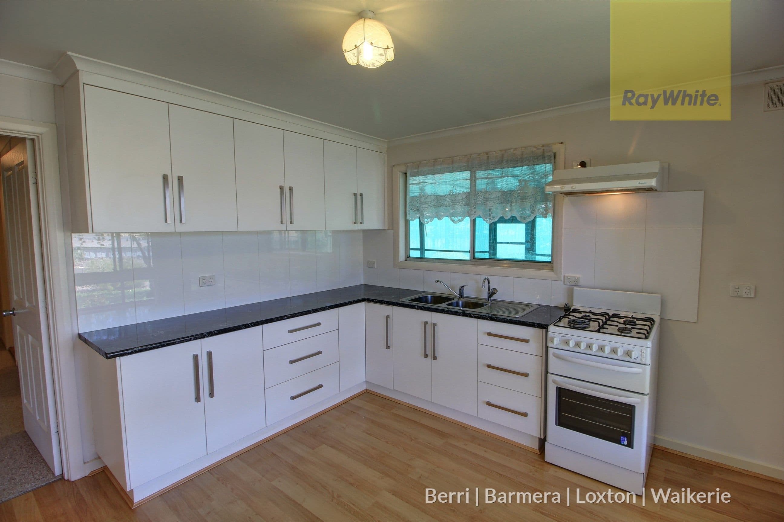 70 Tobruk Terrace, Loxton SA 5333, Loxton - Thumbnail 2